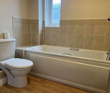 2 bedroom end of terrace house to rent - Photo 4