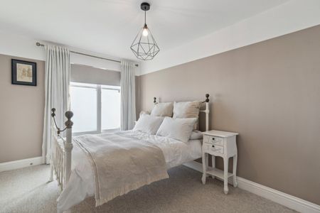 Lakedale Court, DA1, London - Photo 2