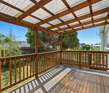 Three Bedroom Family Home - Photo 6