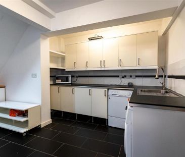 6 bedroom house to rent - Photo 4