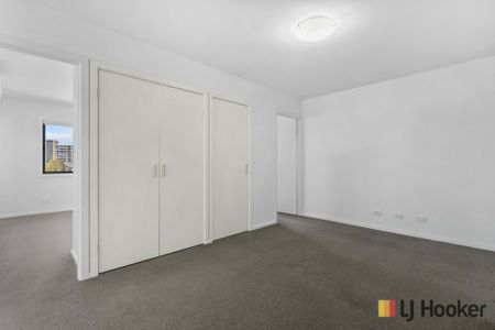 2 Bedroom Unit With Multiple Living Areas! - Photo 4