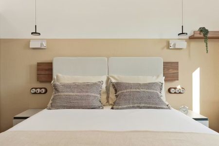 Carrer del Consell de Cent, Barcelona, Catalonia 08009 - Photo 3