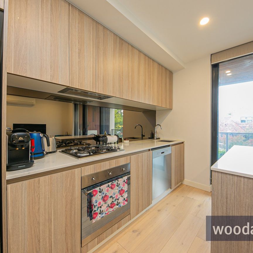 Sophisticated Urban Living in the Heart of Malvern East - Photo 1