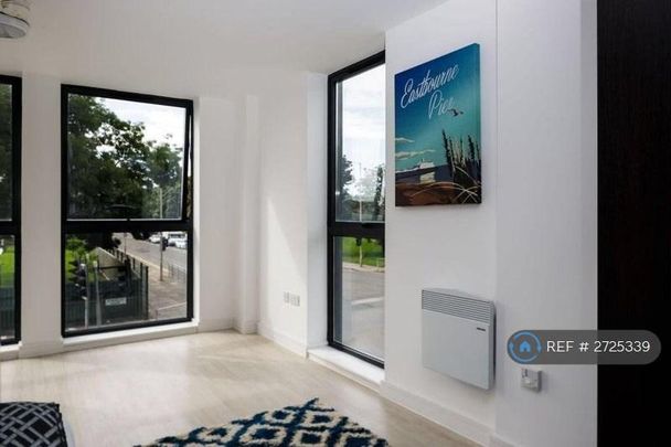 Studio to rent - Photo 1