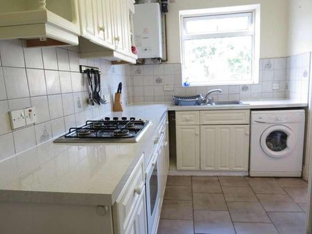 Bedroom Detached House In Winton, BH9 - Photo 4