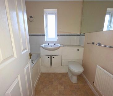 3 bedroom semi-detached house to rent - Photo 4