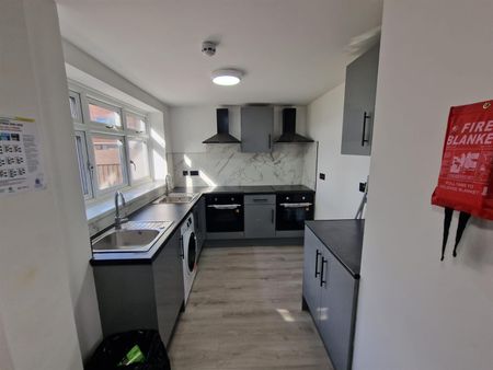Woodland Way, Surbiton KT5, London - Photo 4