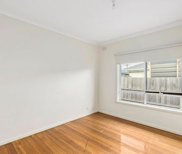 52 Lindenow Street, Reservoir VIC 3073 - Photo 6