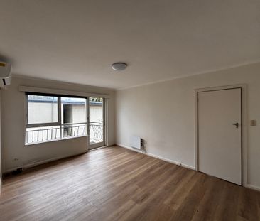 5 / 9 Rosstown Road, CARNEGIE - Photo 1