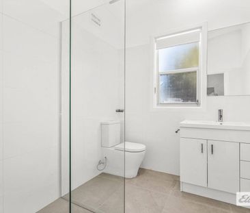 Newly Renovated Home with Space, Style & Convenience - Photo 5