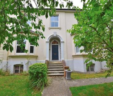 The Causeway, Dunmow, CM6 - Photo 3