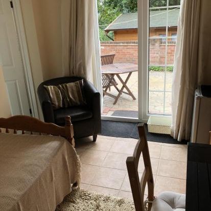 SELF CONTAINED STUDIO ROOM WITH OWN ENTRANCE - Photo 1