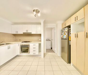 Refreshed Courtyard-style 2 bed apartment in peaceful location! - Photo 5