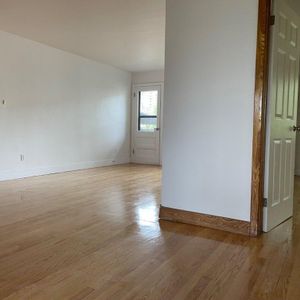 Grand: 35e Avenue / Belanger grand 5 1/2 rue de Cannes - Photo 2