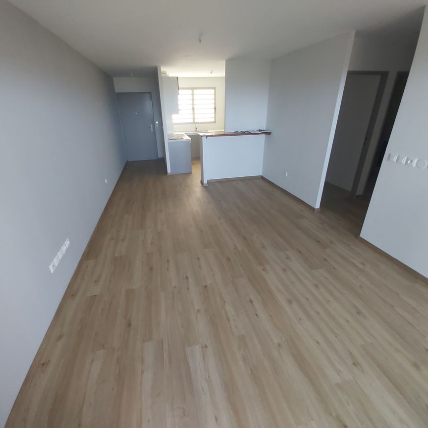 Location Appartement 3 pièces 59m² ST PAUL 97460 - Photo 1