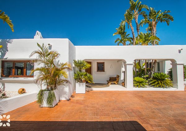 Rent villa MISTRAL