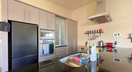 Dream Townhouse Across from Hospital! - Photo 4