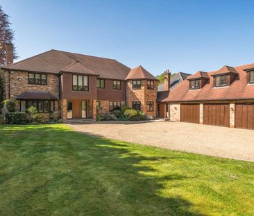 Presenting this charming home in the heart of Ascot - Photo 2