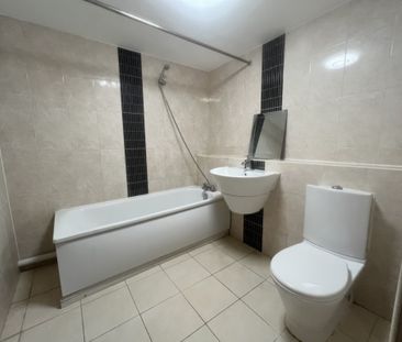 10 Botwell Court 118 Headstone Road, Harrow, Middlesex - Photo 4