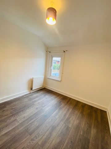 2 Bed Terraced House, Blenheim Gardens, RG1 - Photo 3
