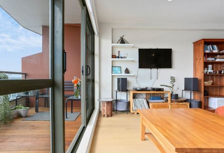 Central Auckland 2BR Gem w/ Balcony! - Photo 2