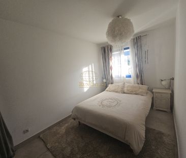 Location Appartement 2 pièces 48m² ST DENIS 97400 - Photo 3