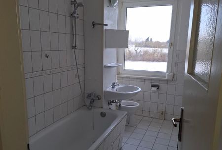 Schöne 3-Raum Wohnung mit Tageslichtbad - Foto 3