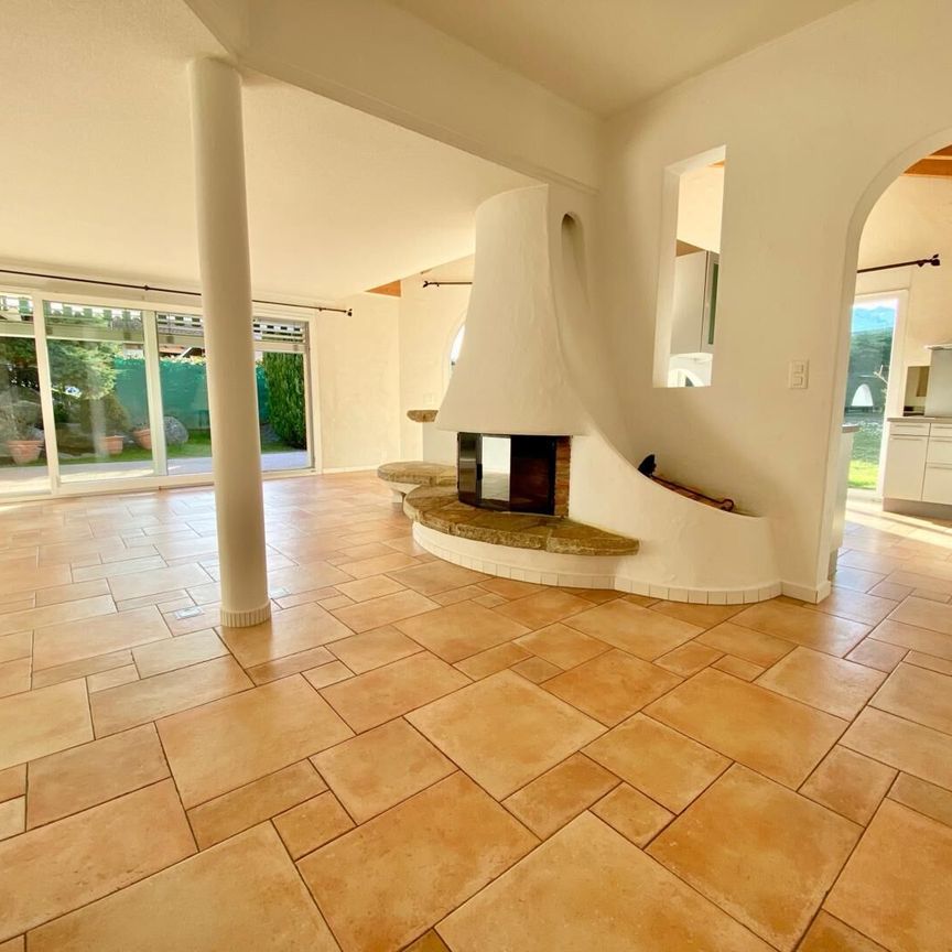 Rent – Spacious 4.5 room apartment with large private garden in Bramois - Photo 1