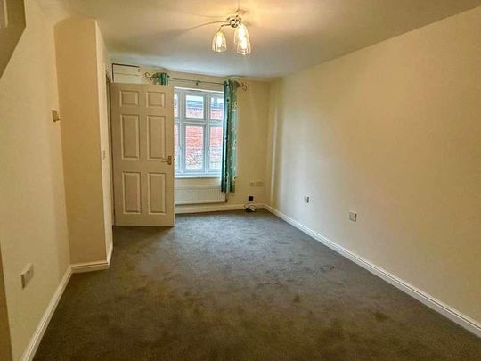 Lord Fielding Close, OX16 - Photo 1