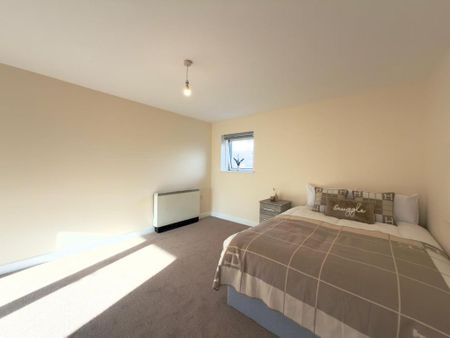 1 bedroom in a flat share to rent - Photo 4