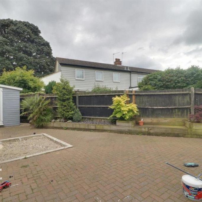 3 bedroom semi-detached house to rent - Photo 1