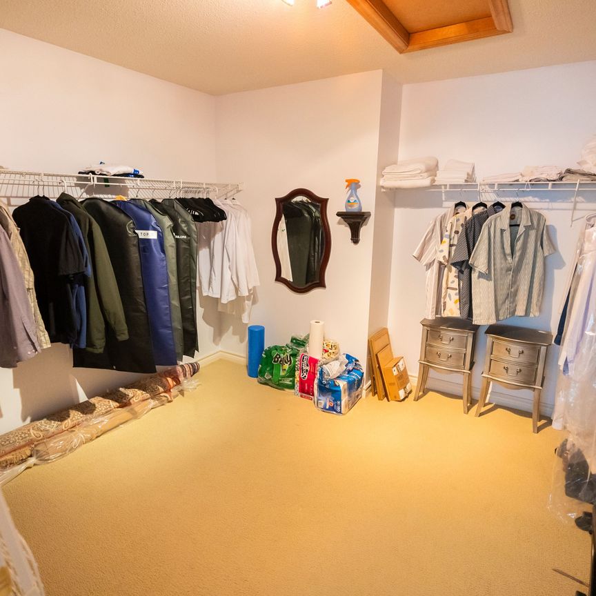 For Lease - 2427 Erin Centre Boulevard, Mississauga, Ontario - Photo 1