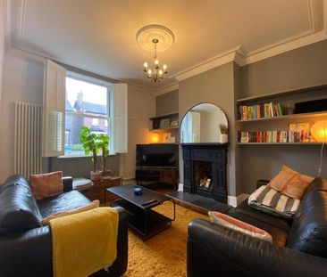 2 bedroom terraced house to rent - Photo 2