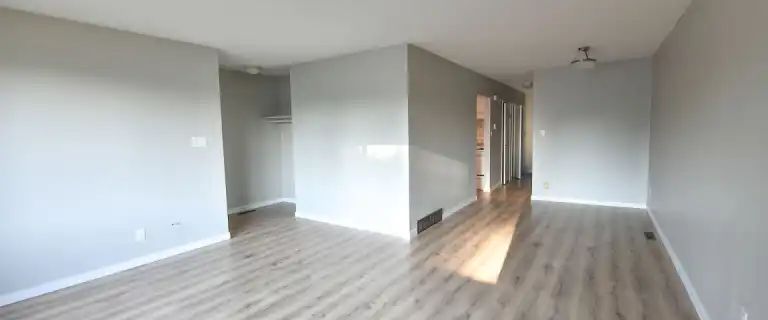 Cozy 2 Bedroom Main floor Unit in Glenbrook | 3031 37 Street Southwest, Calgary - Photo 1
