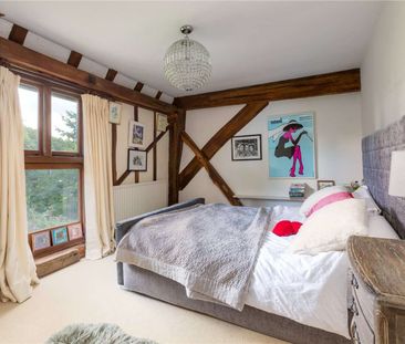 Grade II listed barn conversion set in an idyllic rural location on... - Photo 4