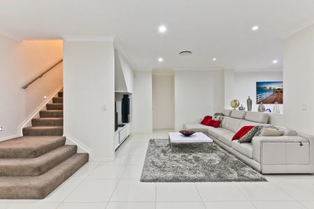 Elegant Two-Storey home with pool - a stunning masterpiece (short term lease only) - Photo 5