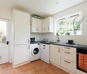 3 bedroom detached house to rent - Photo 4