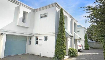 Spacious Sunny Apartment - Photo 5