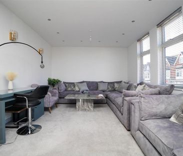 4 bedroom flat to rent - Photo 1