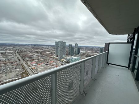 For Lease - 8 Interchange Way Unit# 5305, Vaughan, Ontario - Photo 2