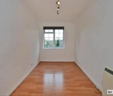 3 bedroom flat to rent - Photo 4