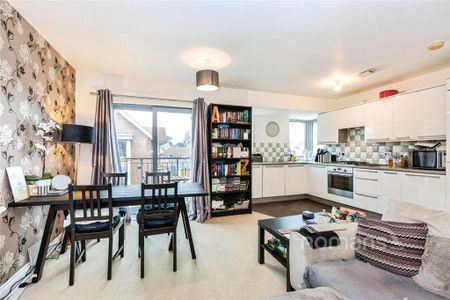 2 bedroom flat to rent - Photo 2