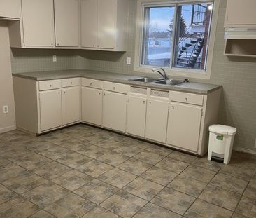 Grand 4 1/2 à Louer Ste-Therese - Photo 2