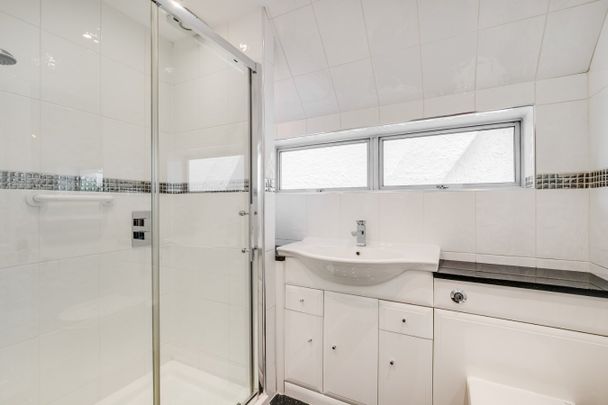 Wentworth Road, Golders Green, London, NW11 0RH - Photo 1