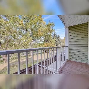 3 Bed 1.5 Bath South Edmonton Townhome with Balcony - Photo 2