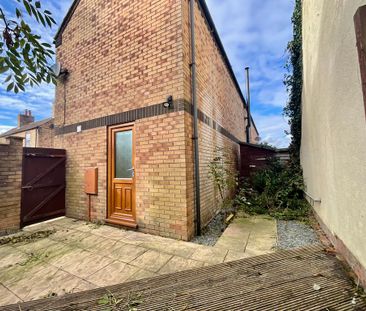 2 bedroom End Terraced House to let - Photo 1