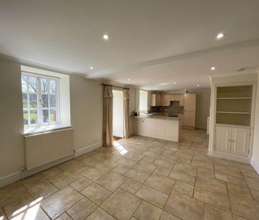 2 bedroom semi-detached house to rent - Photo 4