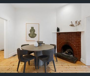 Extended Elegance in a Perfect Position - 4 bedroom family home wit... - Photo 5