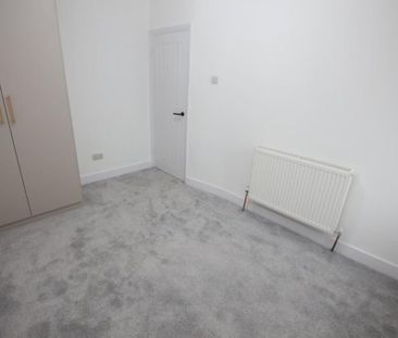 2 bedroom semi-detached house to rent - Photo 6