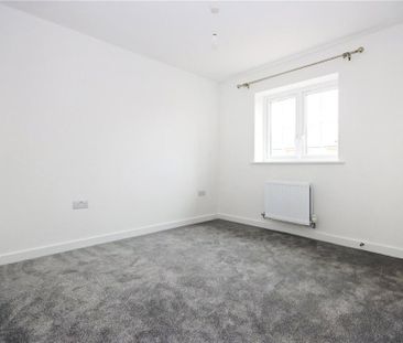 3 bedroom end of terrace house to rent - Photo 3